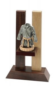 H330FX009 Judo Holz-Pokal inkl. Beschriftung | 3 Größen